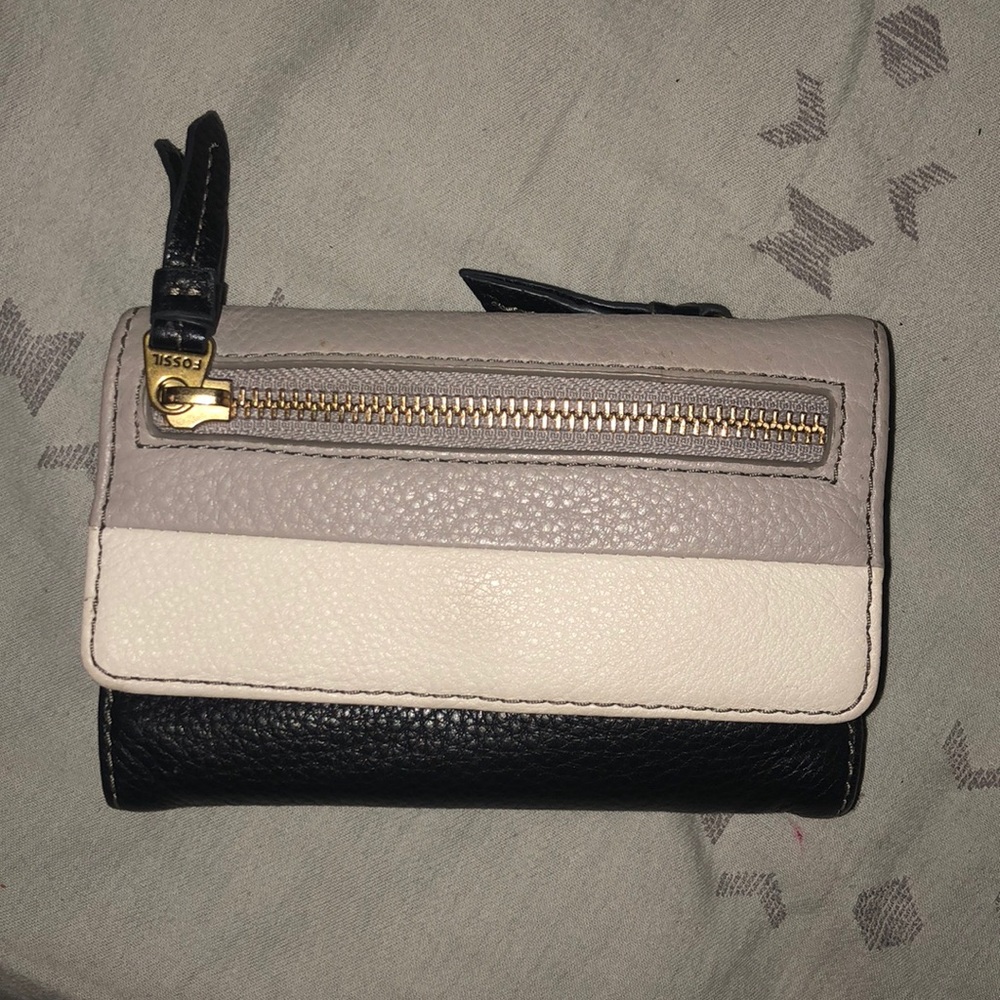 Fossil wallet
